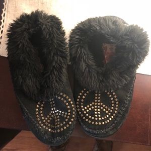 GUC Lucky Brand Moccasins, Slippers. Size 6.
